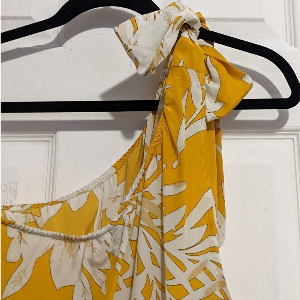 Tucker The One Shoulder Romper Bahama Mamma in Crepe de Chine Silk Floral Print - Picture 8 of 9
